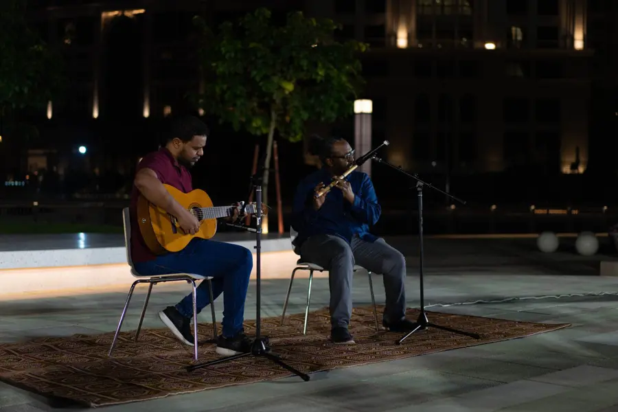 Night-time acoustic performance in the park